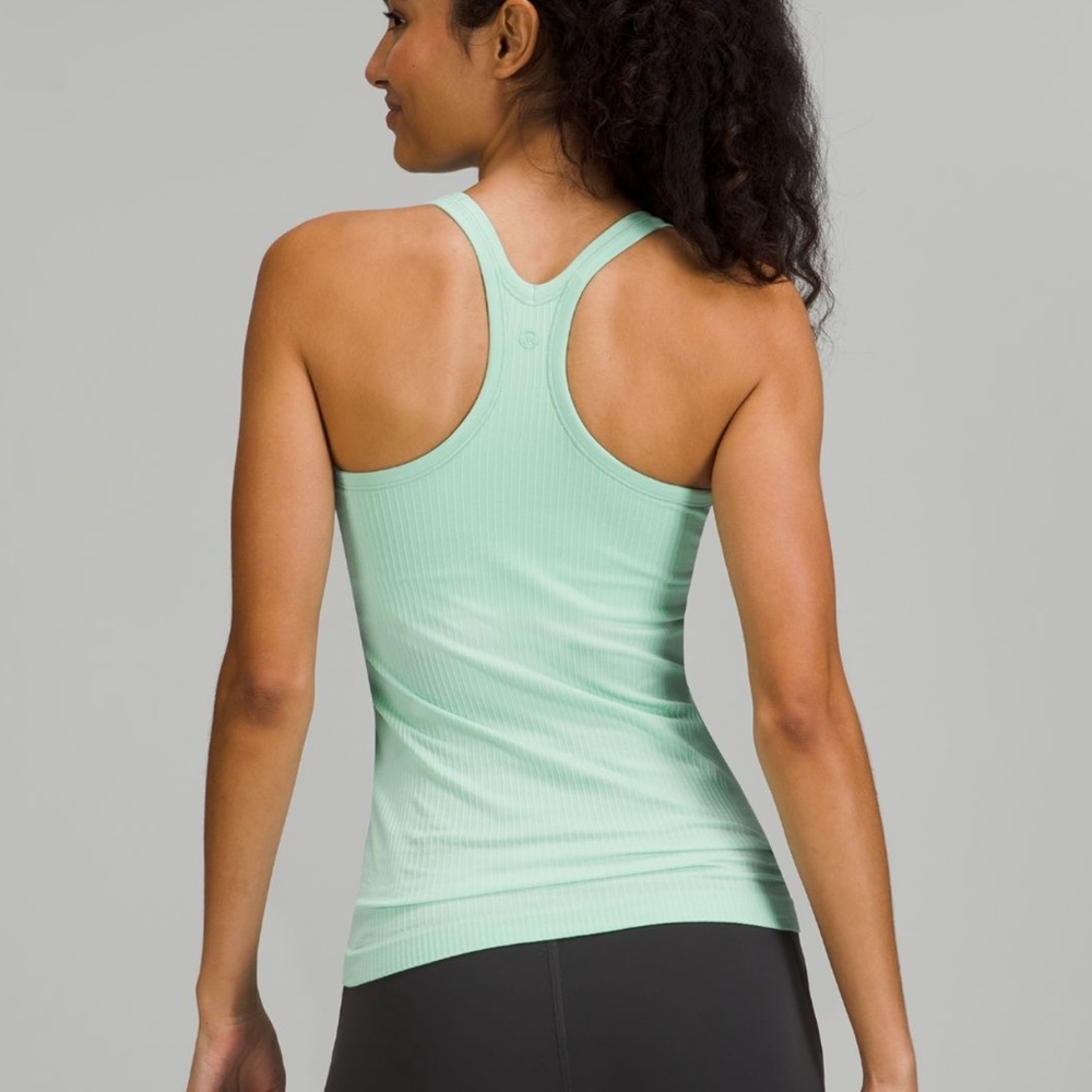 Lululemon tank - Picture 2 of 7
